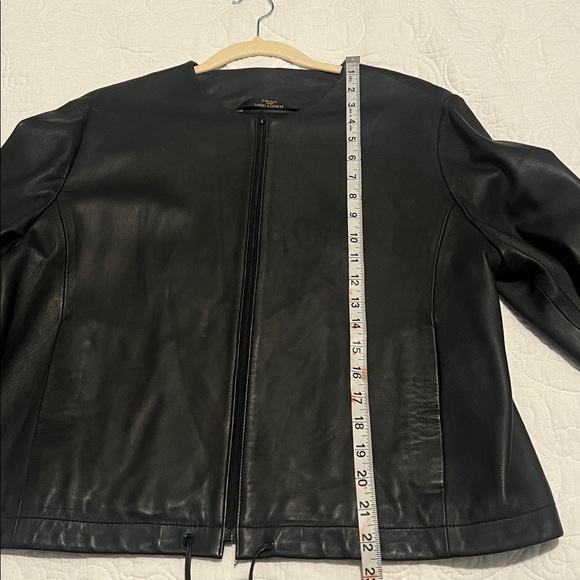 Leather jacket - Picture 6 of 7